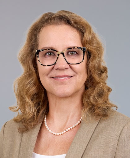 Gabrielle Gaspar GrayBck